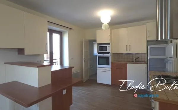 Appartement T3 avec balcons, cave, parking et copropriété sécurisée à SAINT GEORGES D'HURTIERES