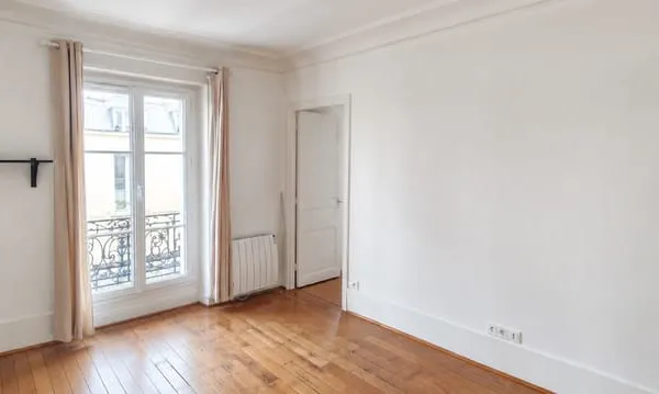 PARIS 18e - MARCADET-POISSONNIERS - 3 PIÈCES 50,51 M² -