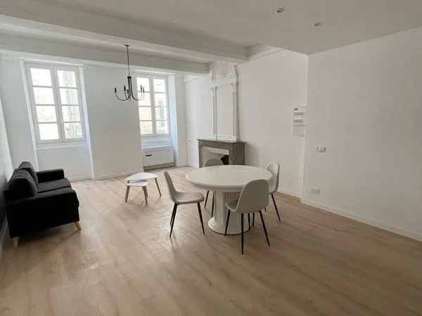 Appartement T2 meublé rénové - 55 m2