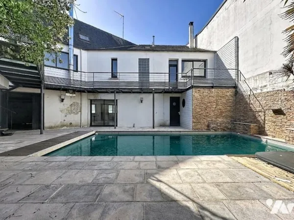 Maison 8 pièces 271 m²