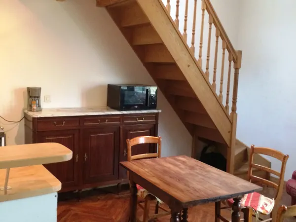 Loue T2 duplex 45m² à proximité de l'arrêt St Genès du tram B