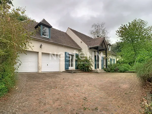 Maison de prestige à vendre à Bethemont la Forêt - Réf 7816