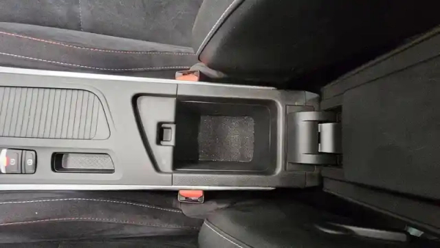Renault Megane mégane iv berline e-tech plug-in hybride 160 — photo 32