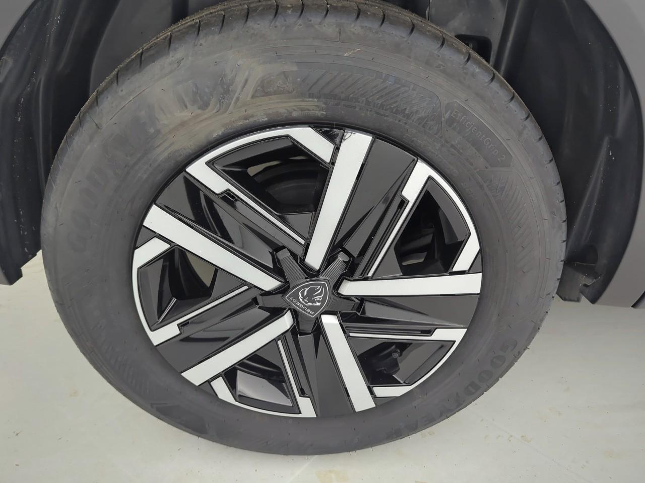 Peugeot 2008 100 s&s bvm6 style — photo 18
