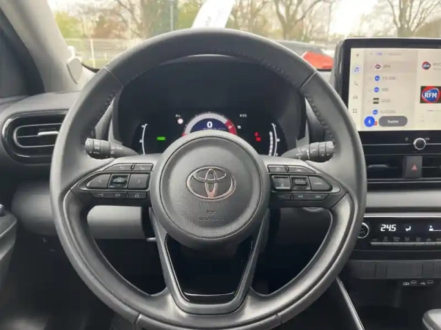 Toyota Yaris hybride 116h design — photo 16
