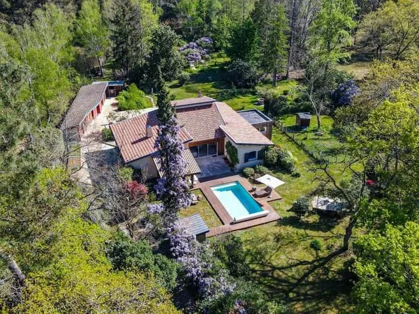 Maison familiale au coeur d'un parc boisé d'exception à Pessac