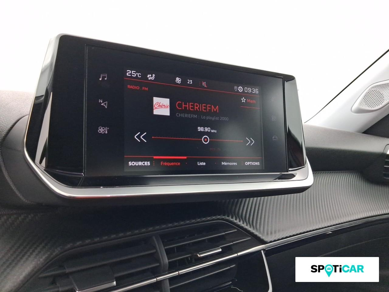 Peugeot 2008 1.2 puretech 100ch s&s allure pack — photo 13