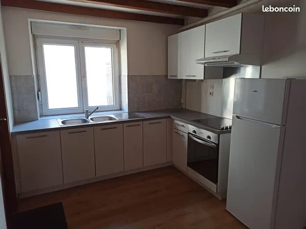 Appartement calme au centre ville de Remiremont - Proche hôpital, commerces et toutes commodités