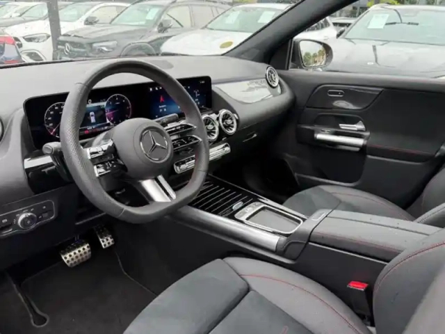 Mercedes Gla 200 d amg line — photo 33