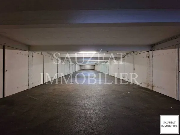 Parking 13 m²