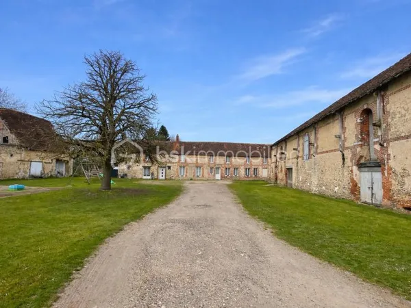 Maison 11 pièces 313 m²