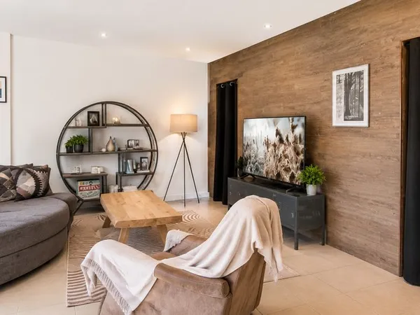 Appartement 2 pièces 84 m²