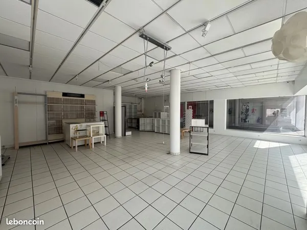 Local commercial 340 m² Mulhouse
