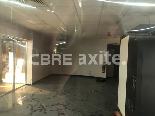 Local commercial 74 m²