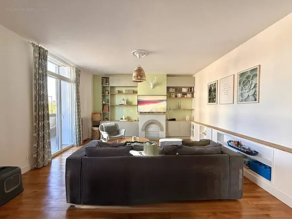 Appartement rénové plein centre
