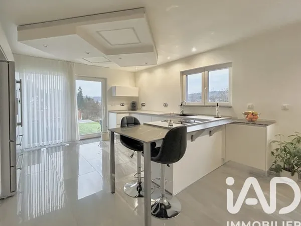 Maison 8 pièces 226 m²