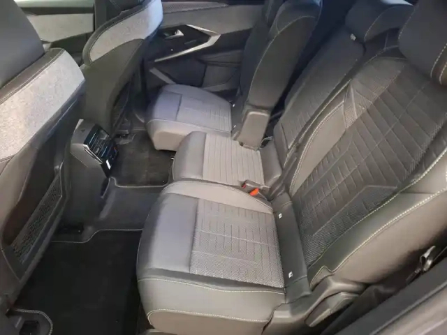Peugeot 5008 electrique 210 ch 73 kwh — photo 16