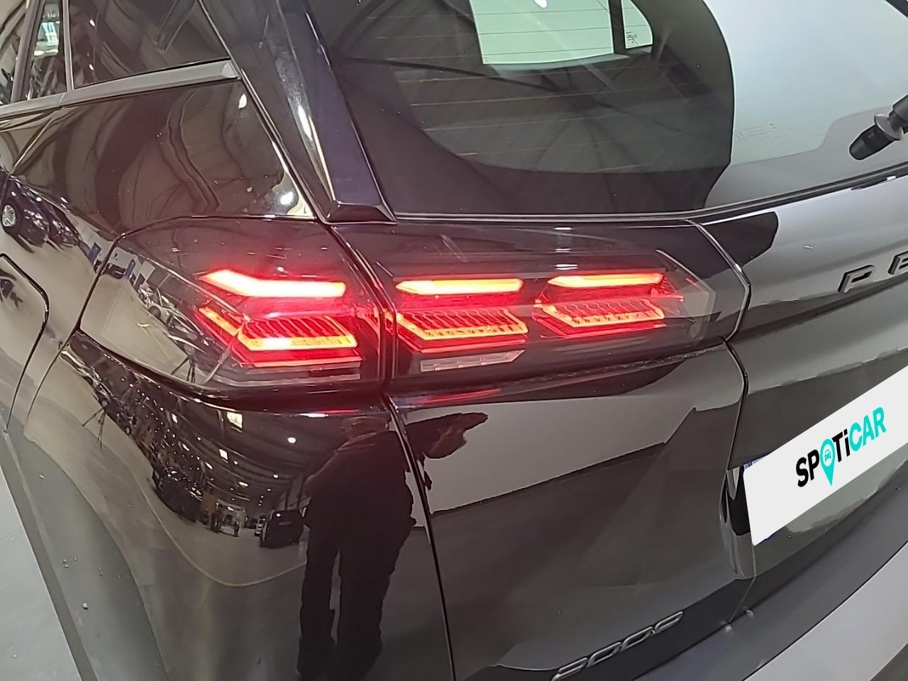Peugeot 2008 hybrid 136 e-dcs6 style — photo 27