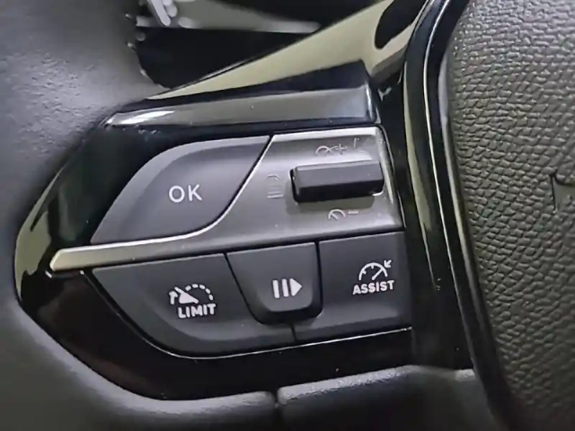 Peugeot 308 hybrid 145 e-dcs6 — photo 47