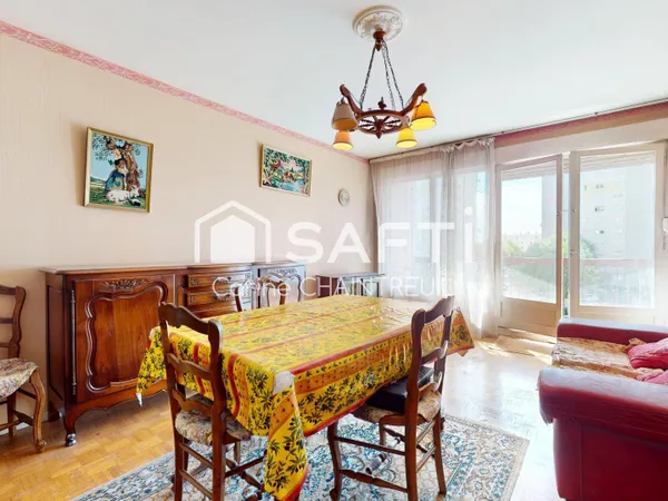 **T3 lumineux avec grand balcon au coeur du quartier Jean Moulin**