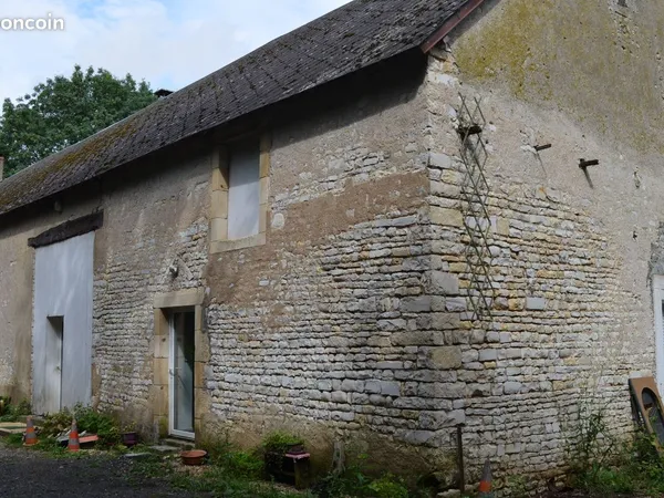 Particulier Loue maison T2 à Senneçay