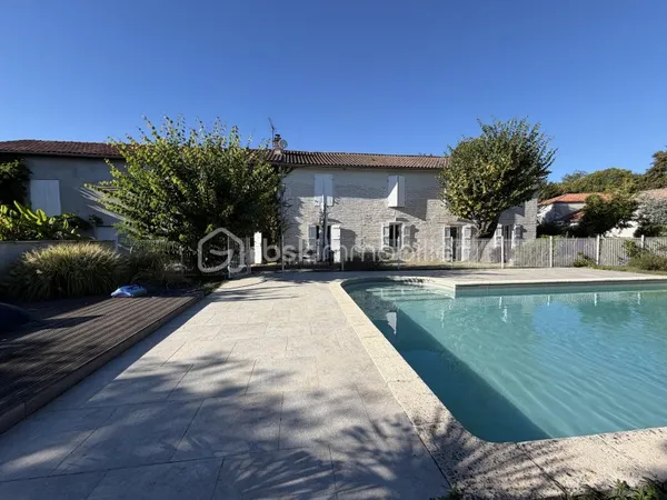 Maison 10 pièces 250 m²