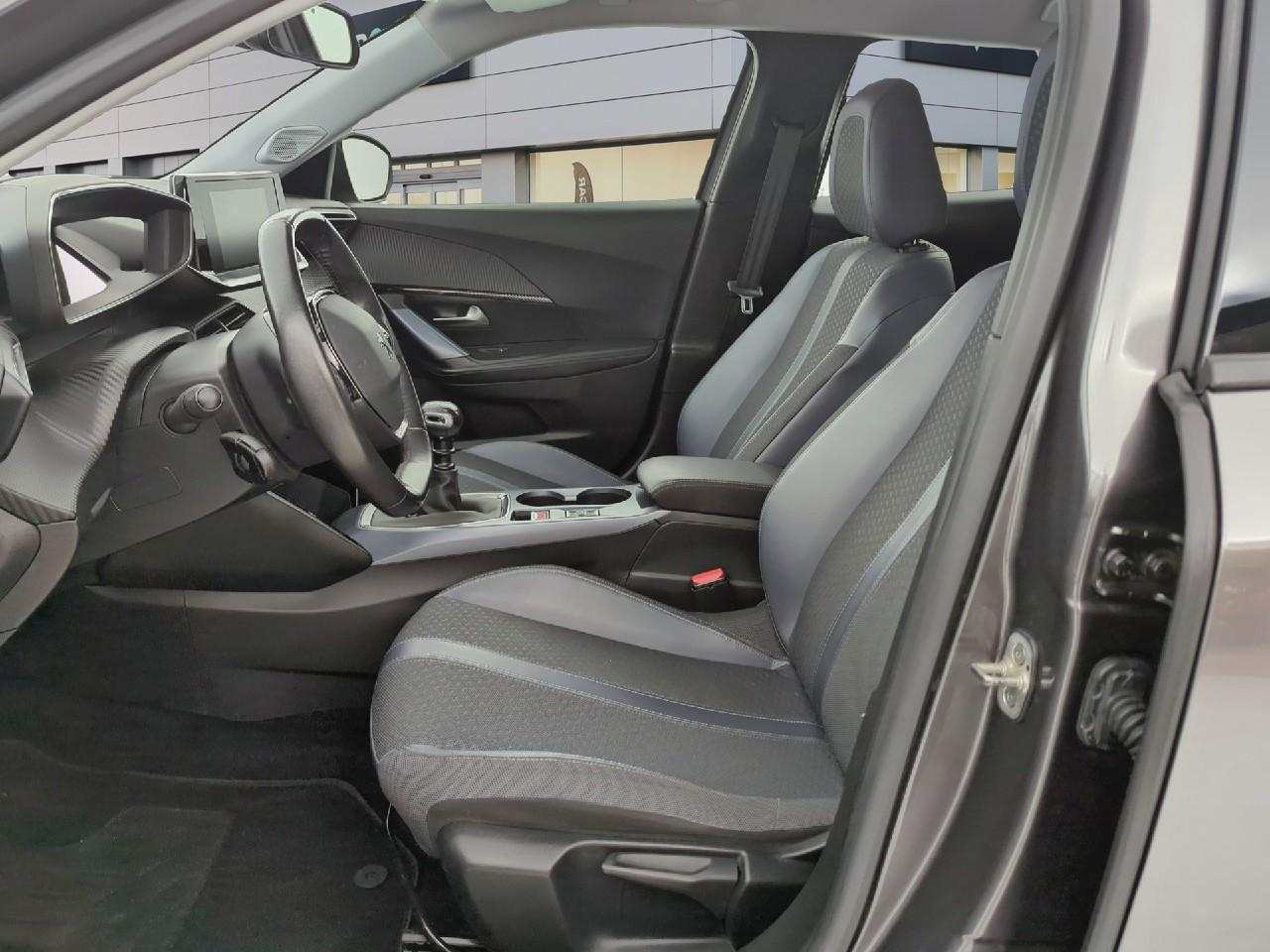 Peugeot 2008 puretech 130 s&s bvm6 allure — photo 9