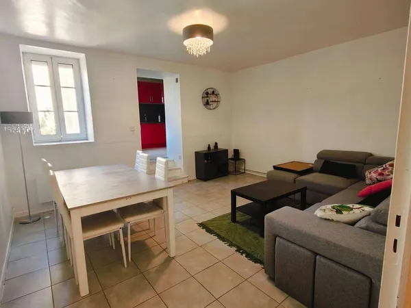 Maison 11 pièces 242 m²