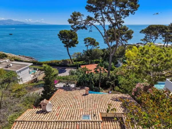 Superbe villa 6 chambres - Cap d'Antibes - Vue mer panoramique -