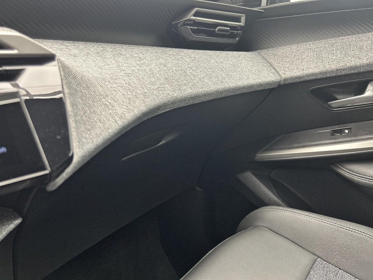 Peugeot 3008 hybrid 145 e-dcs6 allure — photo 31