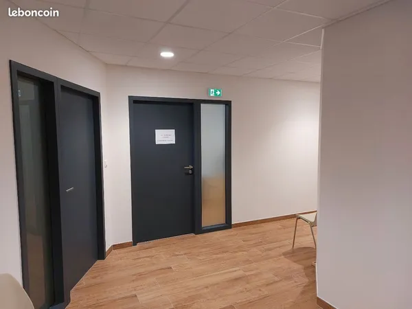 Location bureau/ cabinet 20 m2