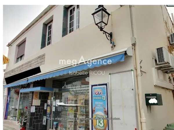 SAINT-TROJAN LES BAINS, IMMEUBLE OU GRANDE MAISON DE 260m²