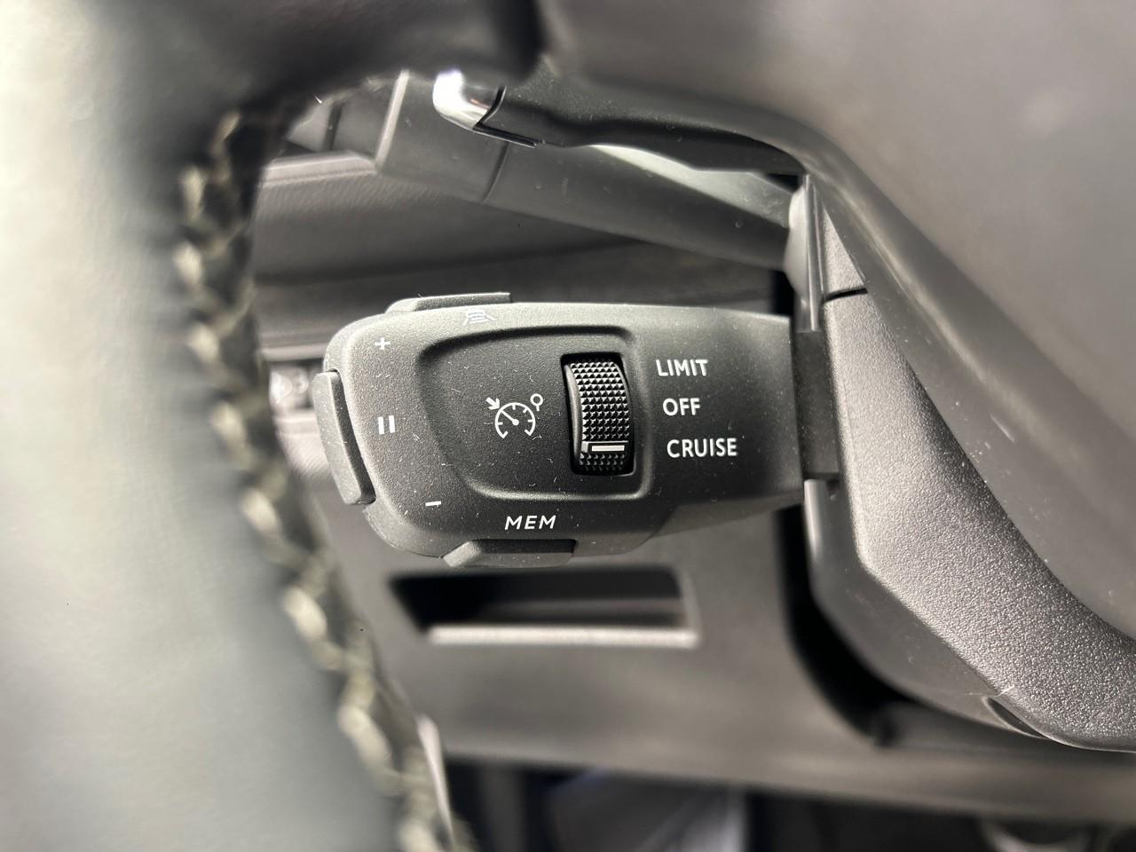 Peugeot 3008 hybrid 225 e-eat8 allure pack — photo 23
