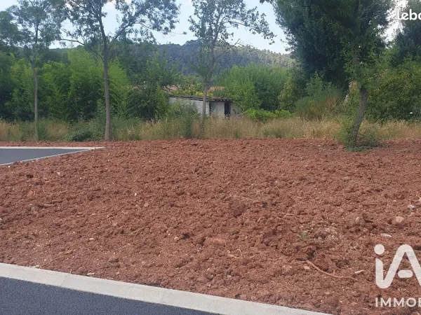 Terrain 393 m² Le Luc
