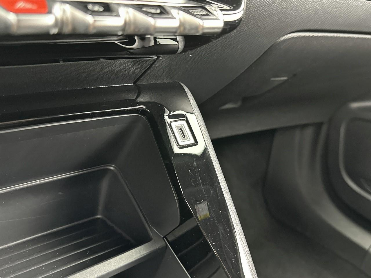 Peugeot 2008 100 s&s bvm6 style — photo 26