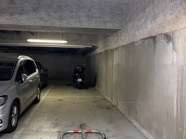 Parking couvert sécurisé - Paris 15e