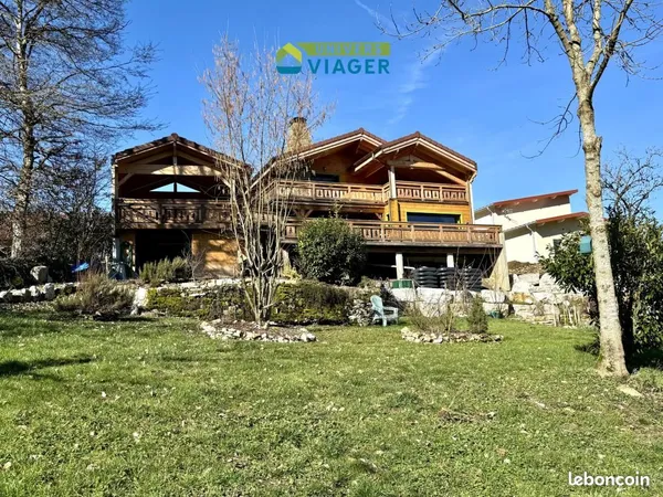 Maison 6 pièces 243 m²