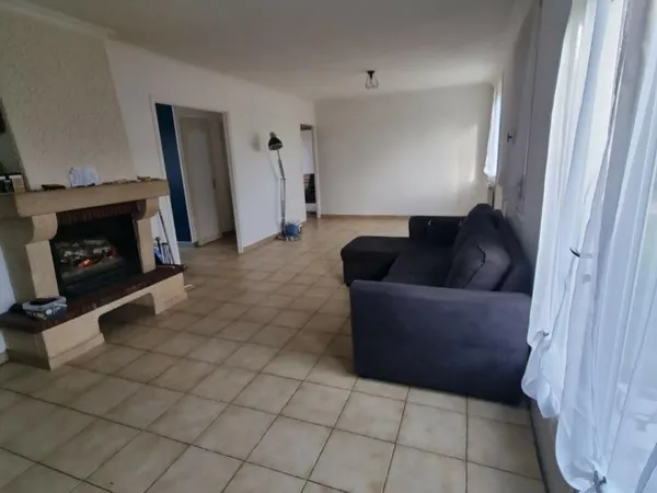 Maison confortable 2 chambres sur un beau terrain