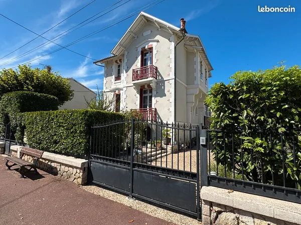 Villa 12 pièces 263 m²