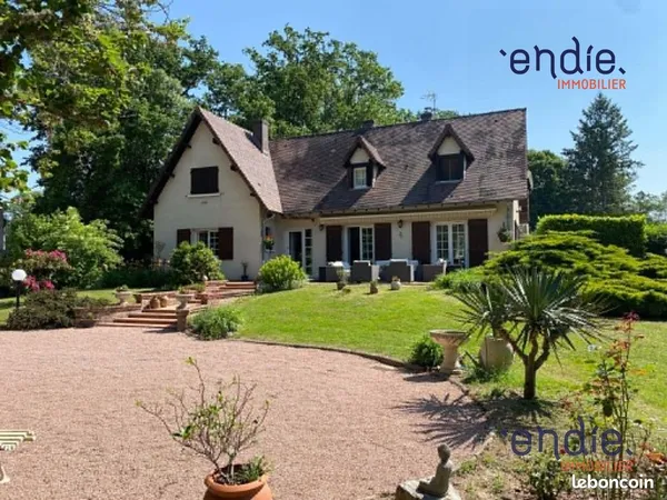 Propriété 8 pièces 209 m²