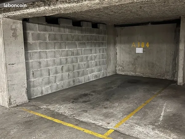 Place de parking sécurisée en sous-sol (Schuman / Longchamp)