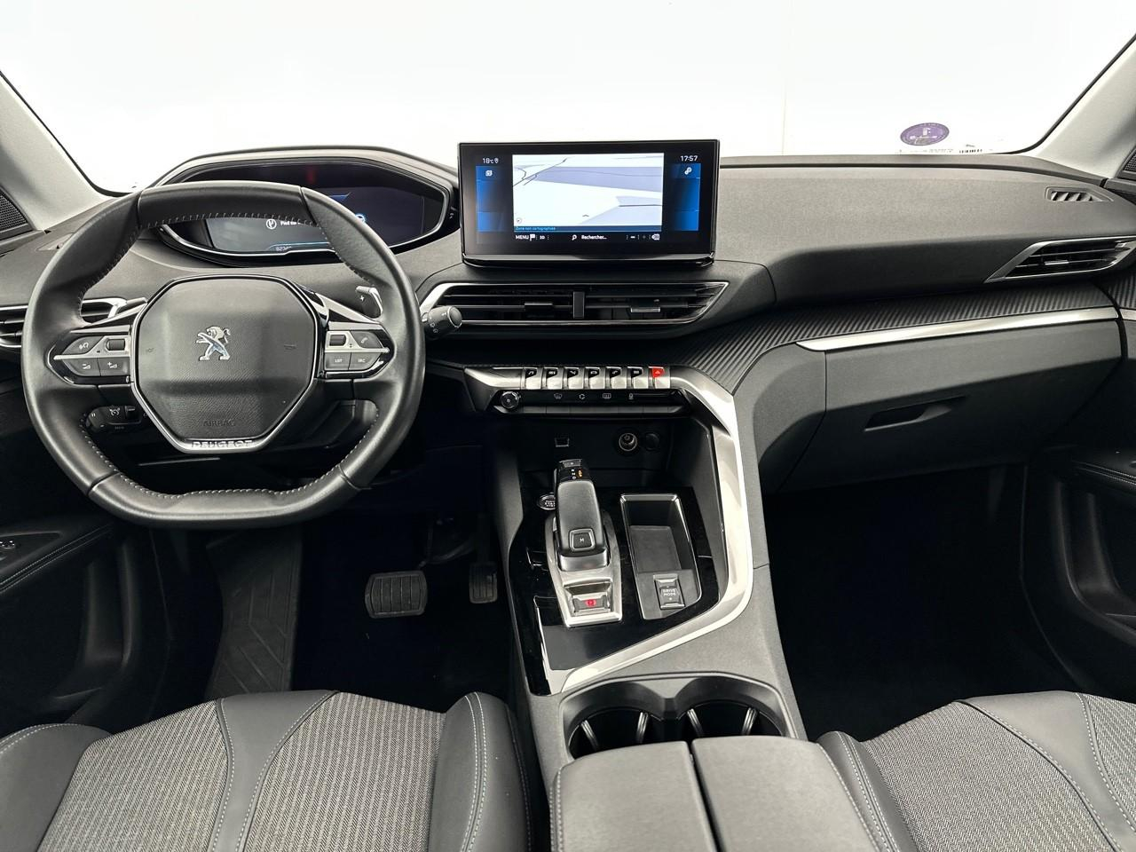 Peugeot 3008 puretech 130ch s&s eat8 allure pack — photo 11