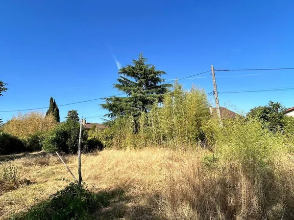 Terrain 702 m²