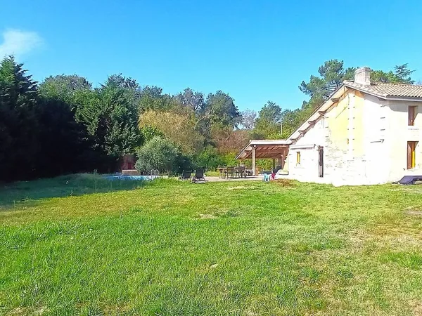 Propriété 5 pièces 140 m²