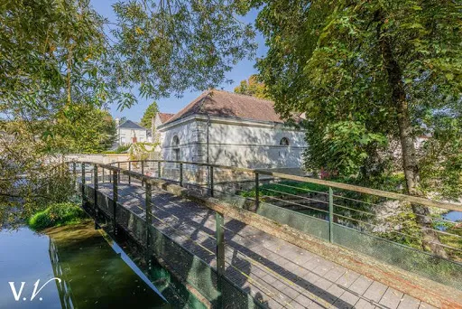 Maison 15 pièces 900 m²