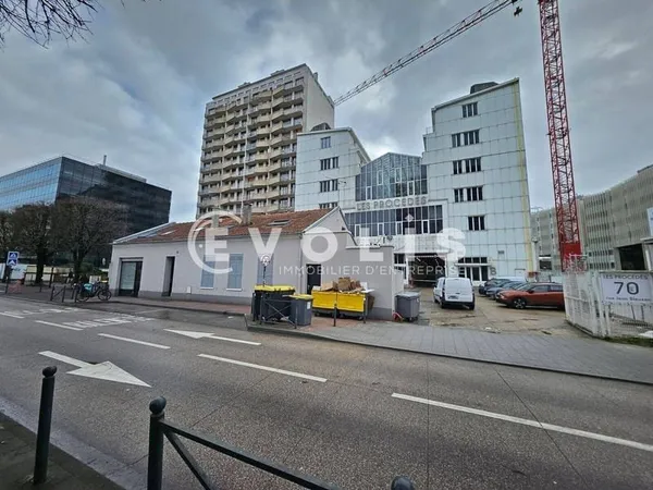 Local d'activité 4595 m²
