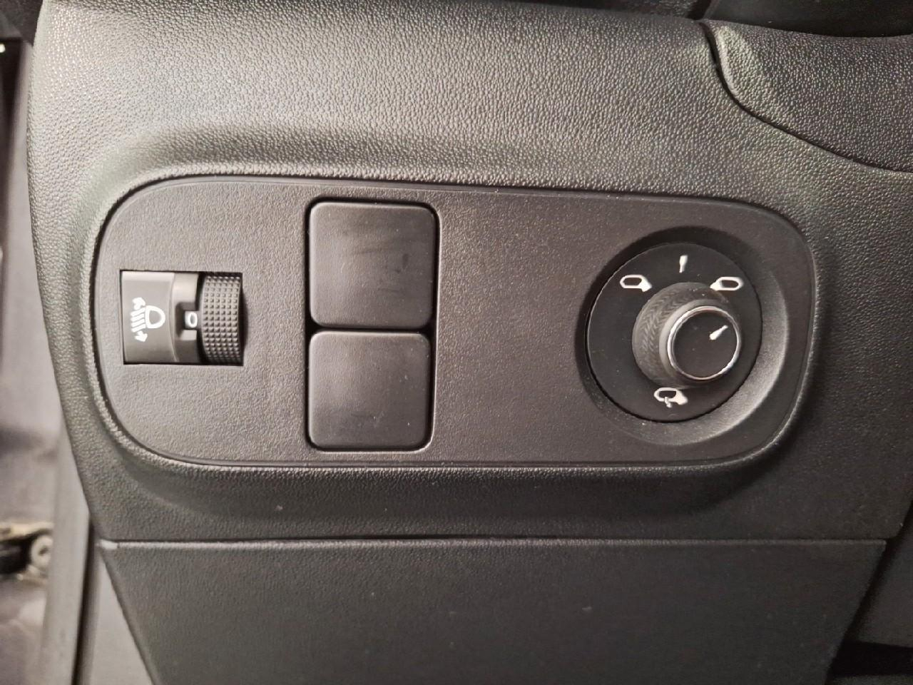 Citroën C3 bluehdi 100 s&s bvm6 shine business — photo 21