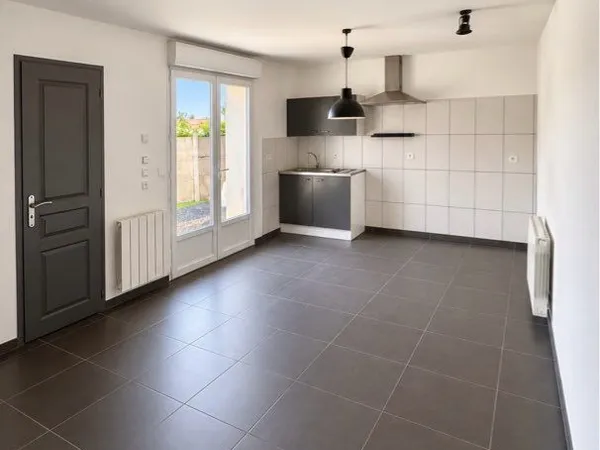 Maison lumineux rénovée à louer