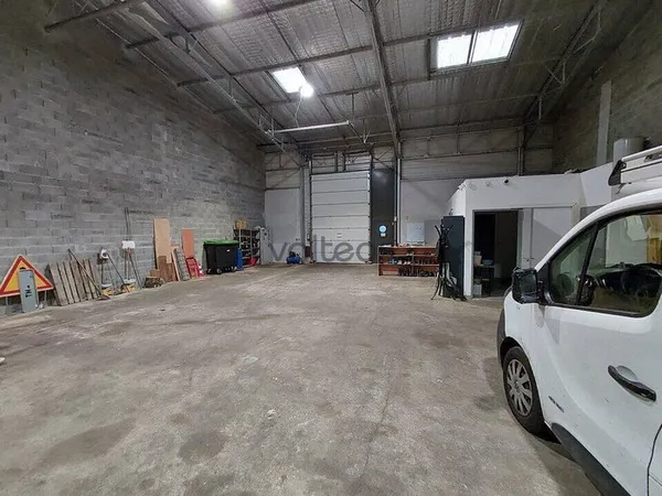 Local d'activité 257 m²