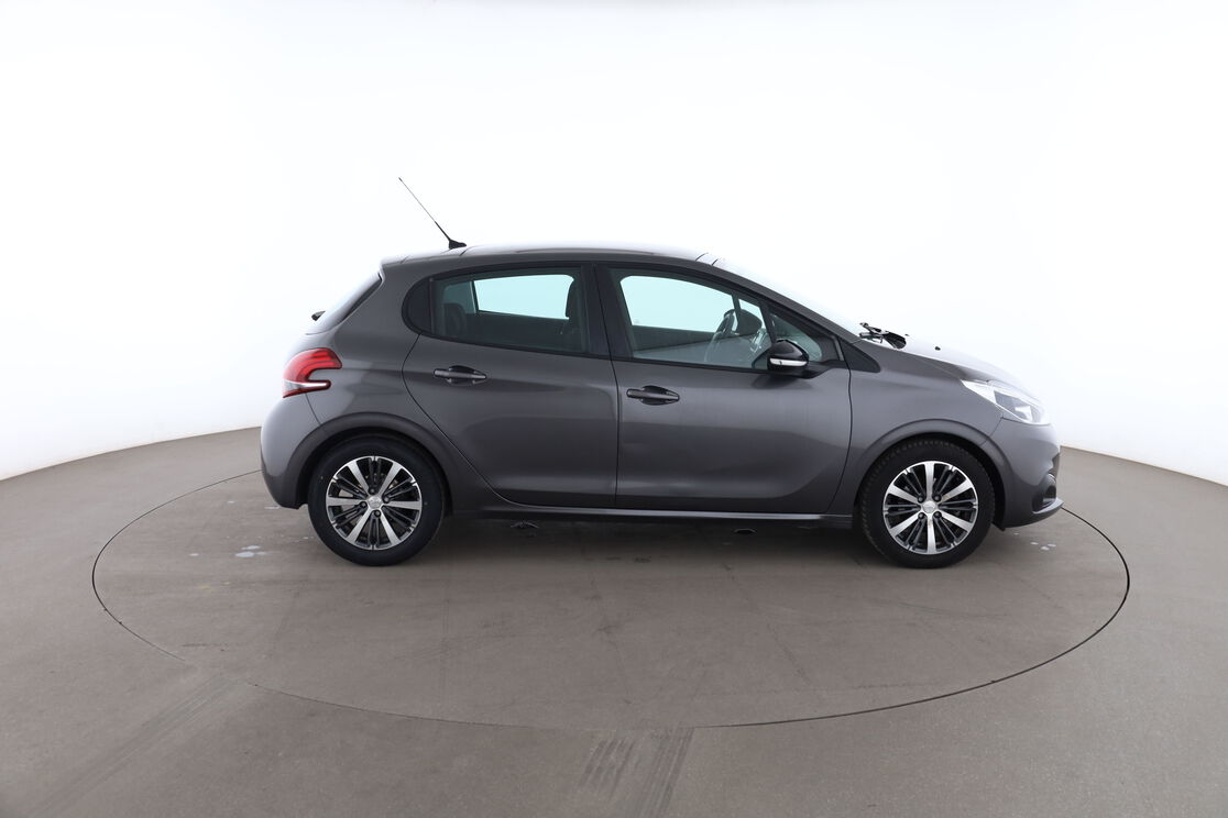 Peugeot 208 1.2 PureTech Active — photo 6